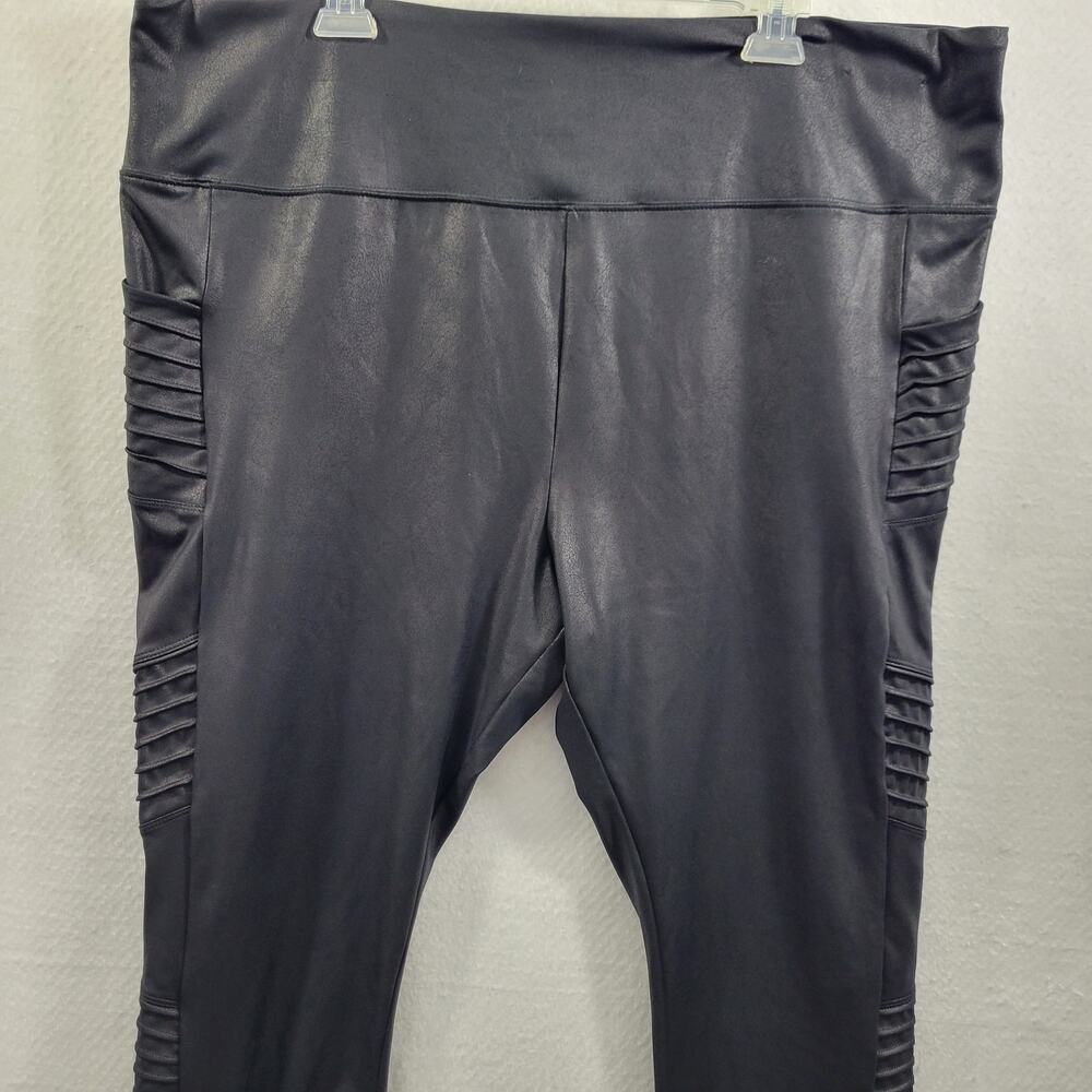 Simply Vera Vera Wang Women' Crop Black Leggings Side Pockets Size 2X 52624-0802 - Picture 2 of 6